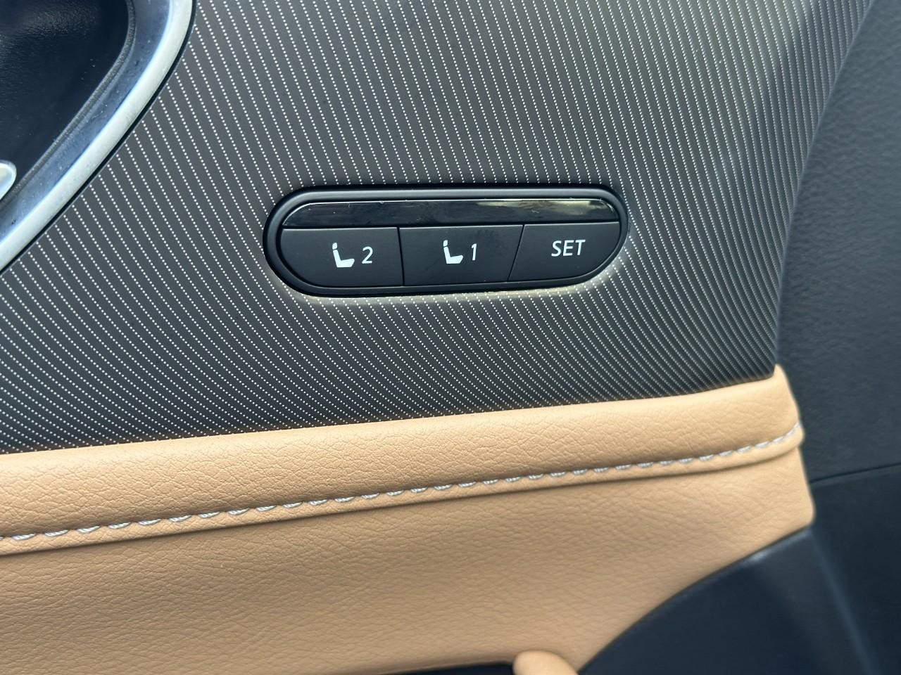 INFINITI QX80 Vehicle Full-screen Gallery Image 24