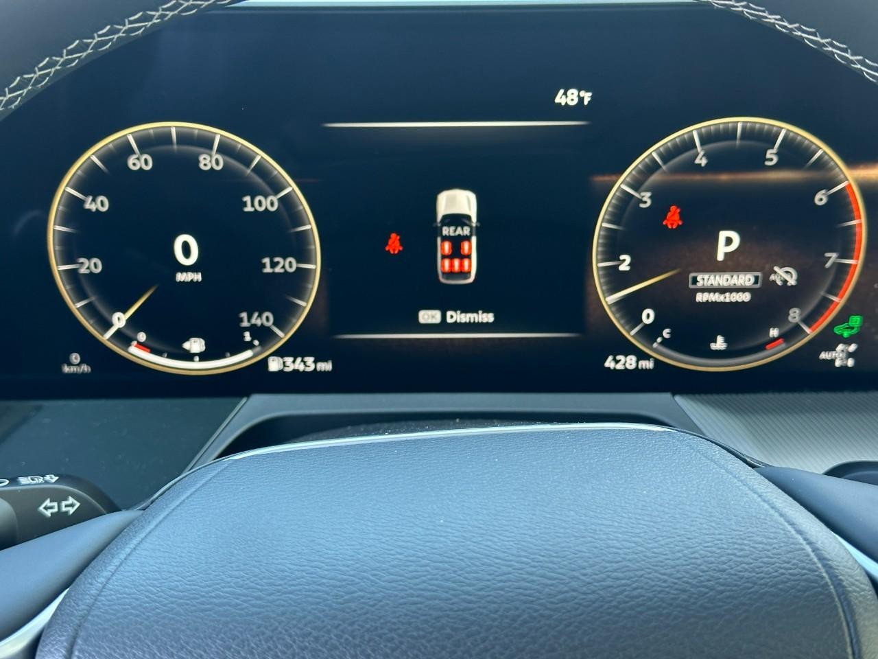 INFINITI QX80 Vehicle Full-screen Gallery Image 28