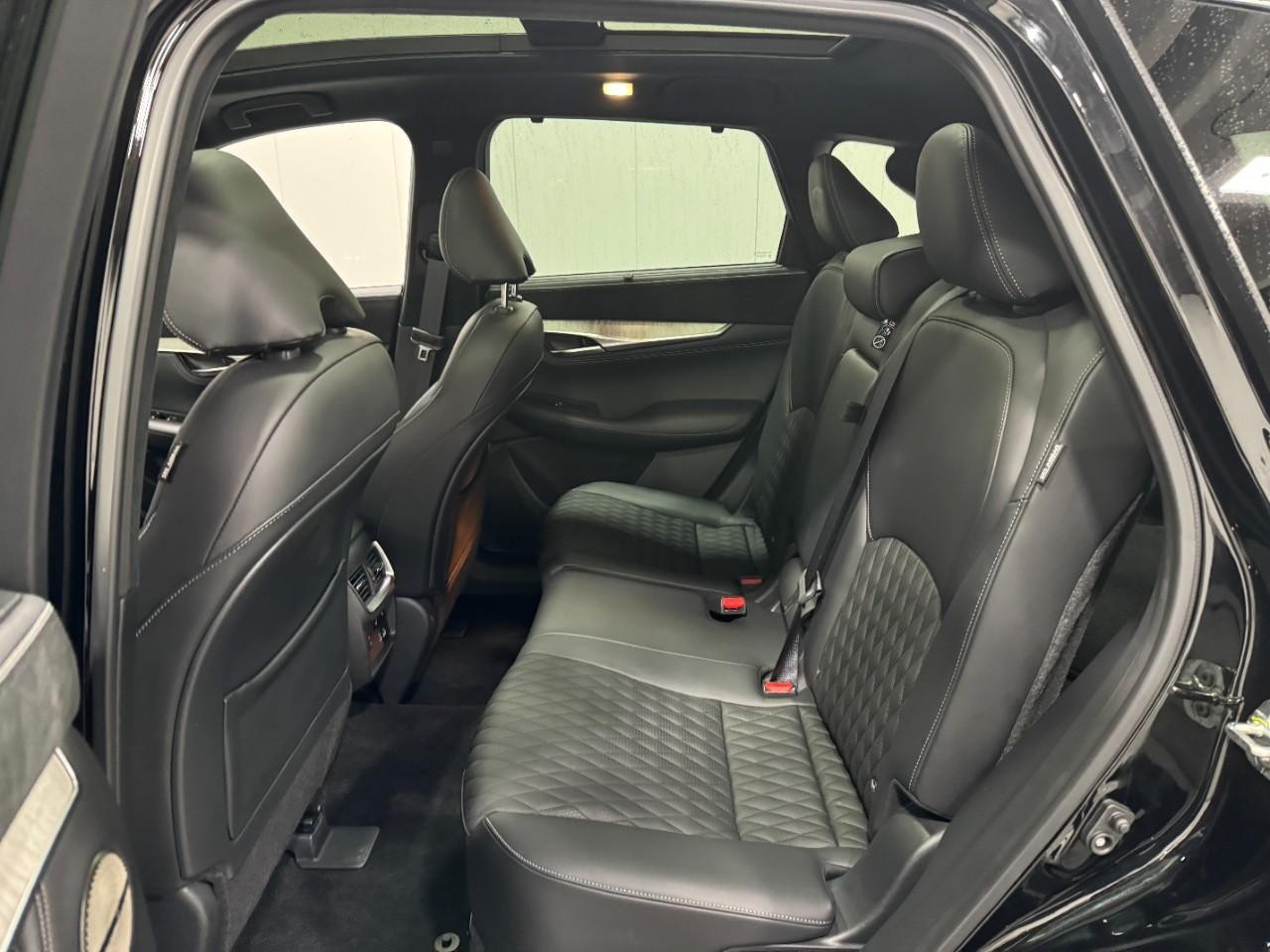 INFINITI QX50 Vehicle Full-screen Gallery Image 08
