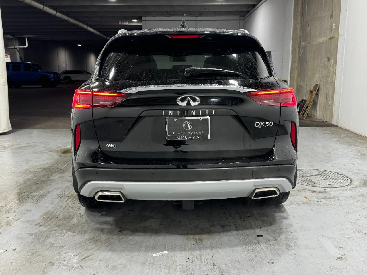 INFINITI QX50 Vehicle Full-screen Gallery Image 09