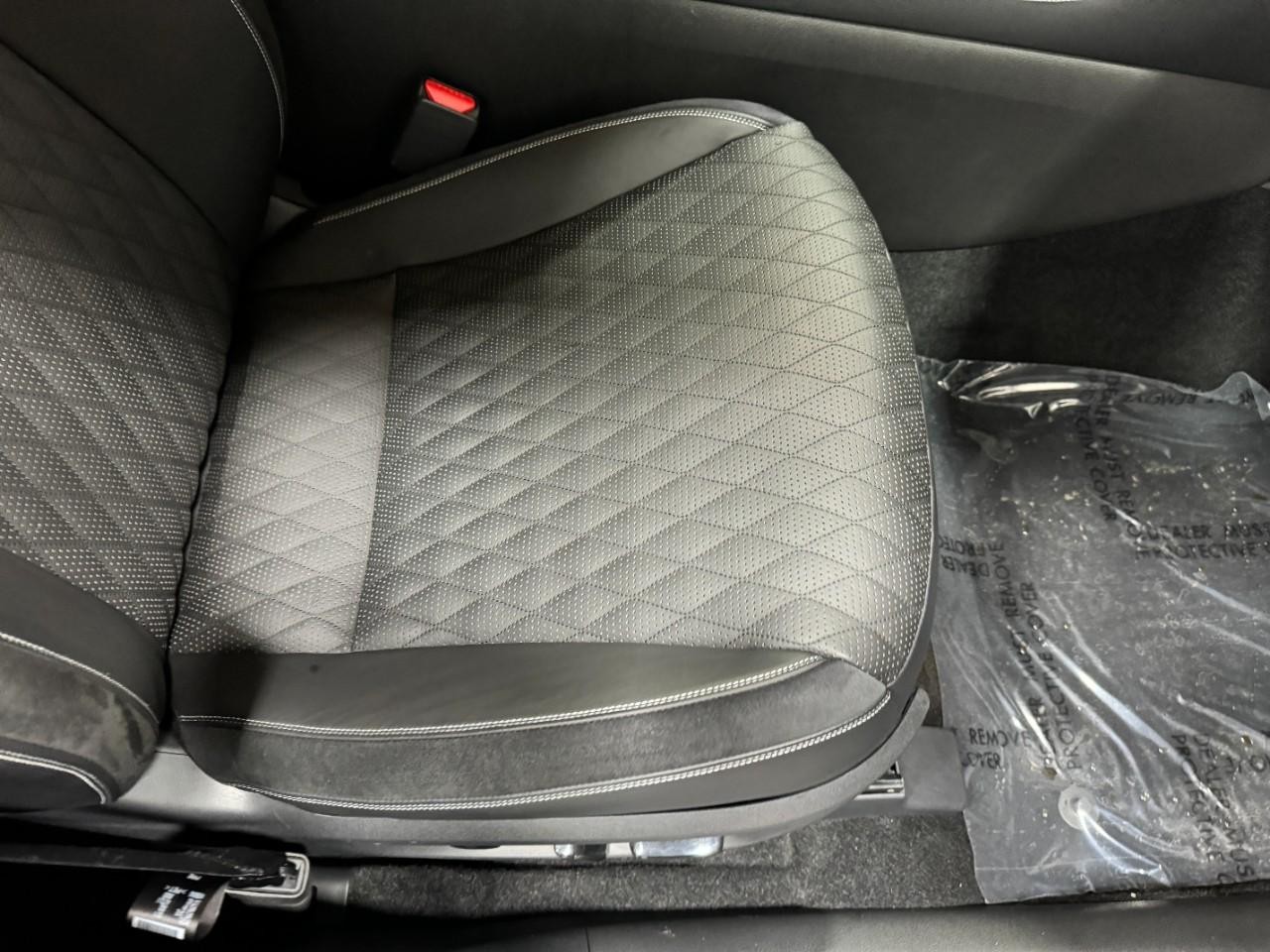 INFINITI QX50 Vehicle Full-screen Gallery Image 20