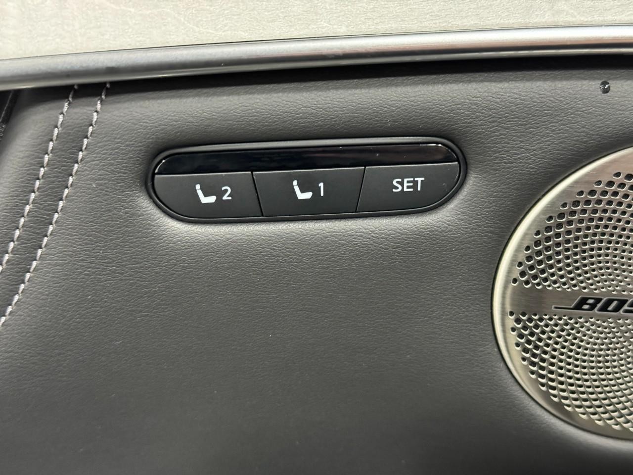 INFINITI QX50 Vehicle Full-screen Gallery Image 24