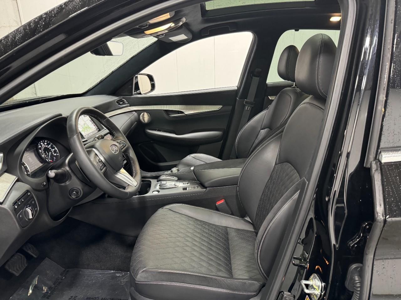 INFINITI QX50 Vehicle Full-screen Gallery Image 26