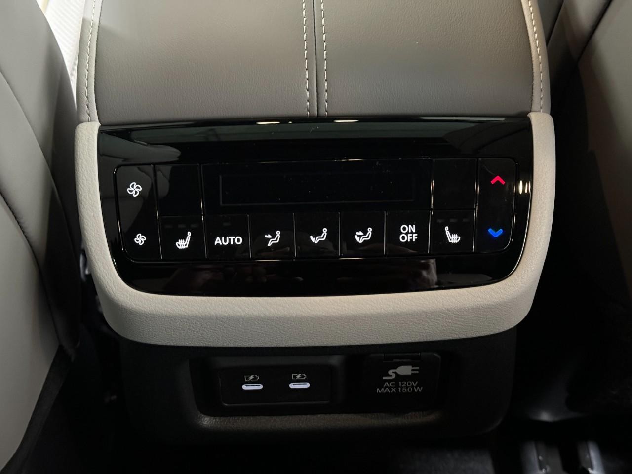 INFINITI QX60 Vehicle Full-screen Gallery Image 13