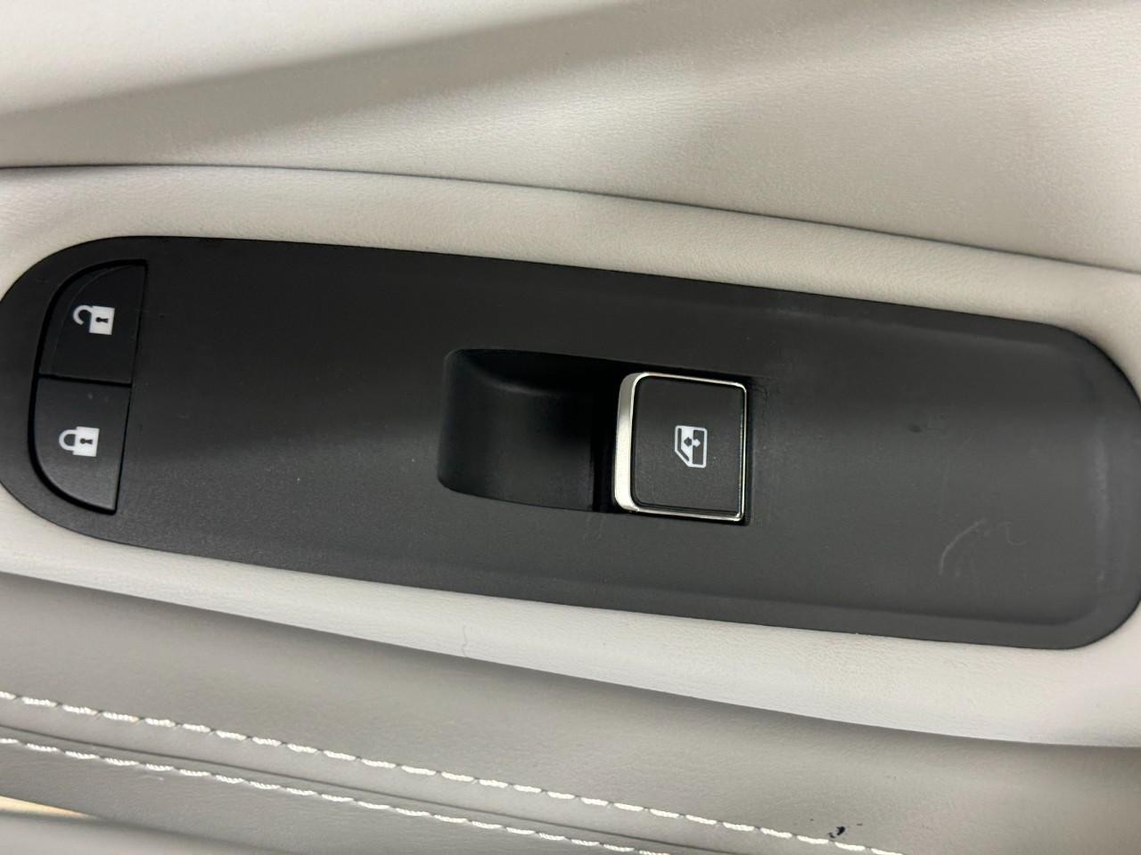 INFINITI QX60 Vehicle Full-screen Gallery Image 25