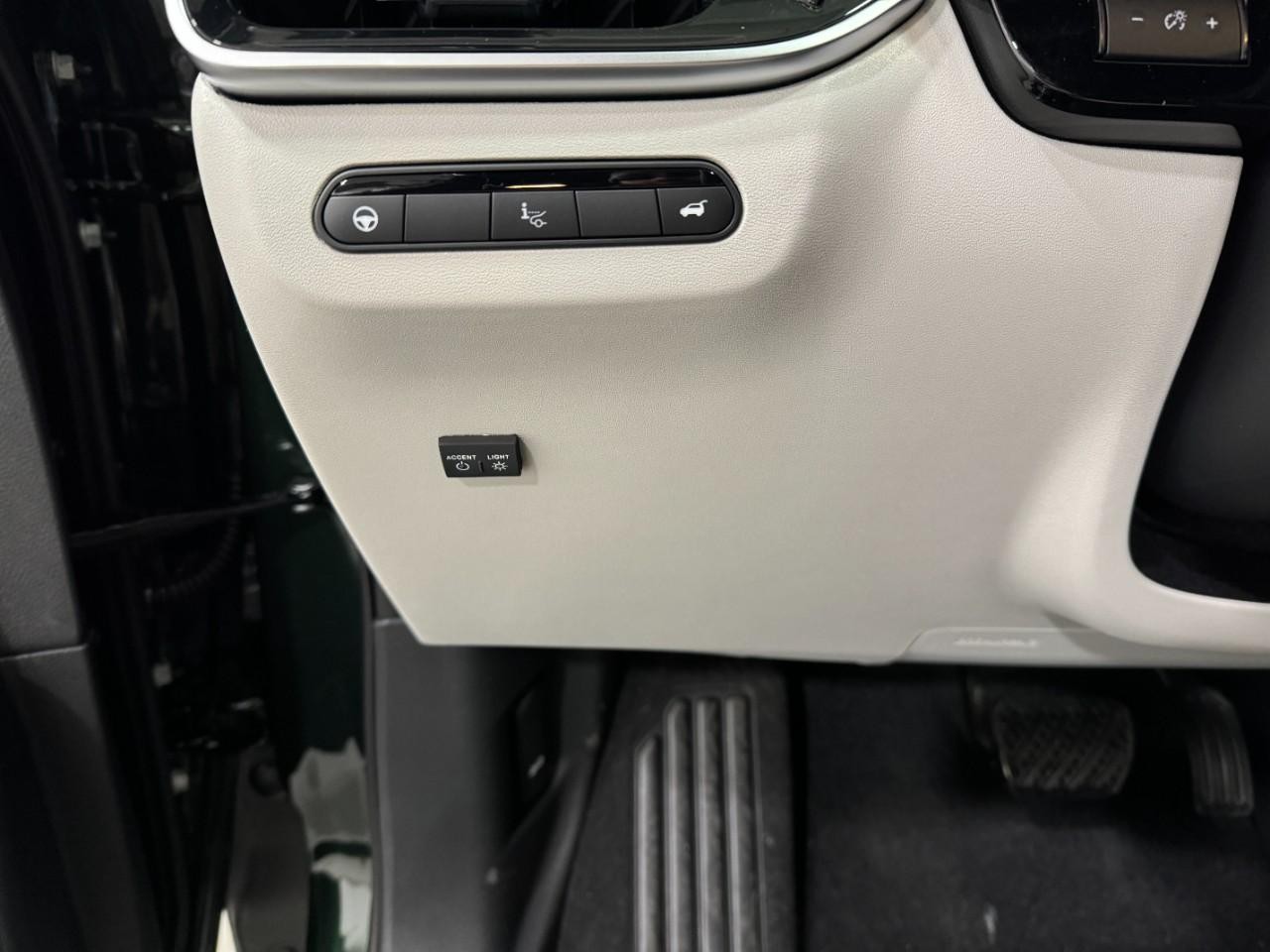 INFINITI QX60 Vehicle Full-screen Gallery Image 31