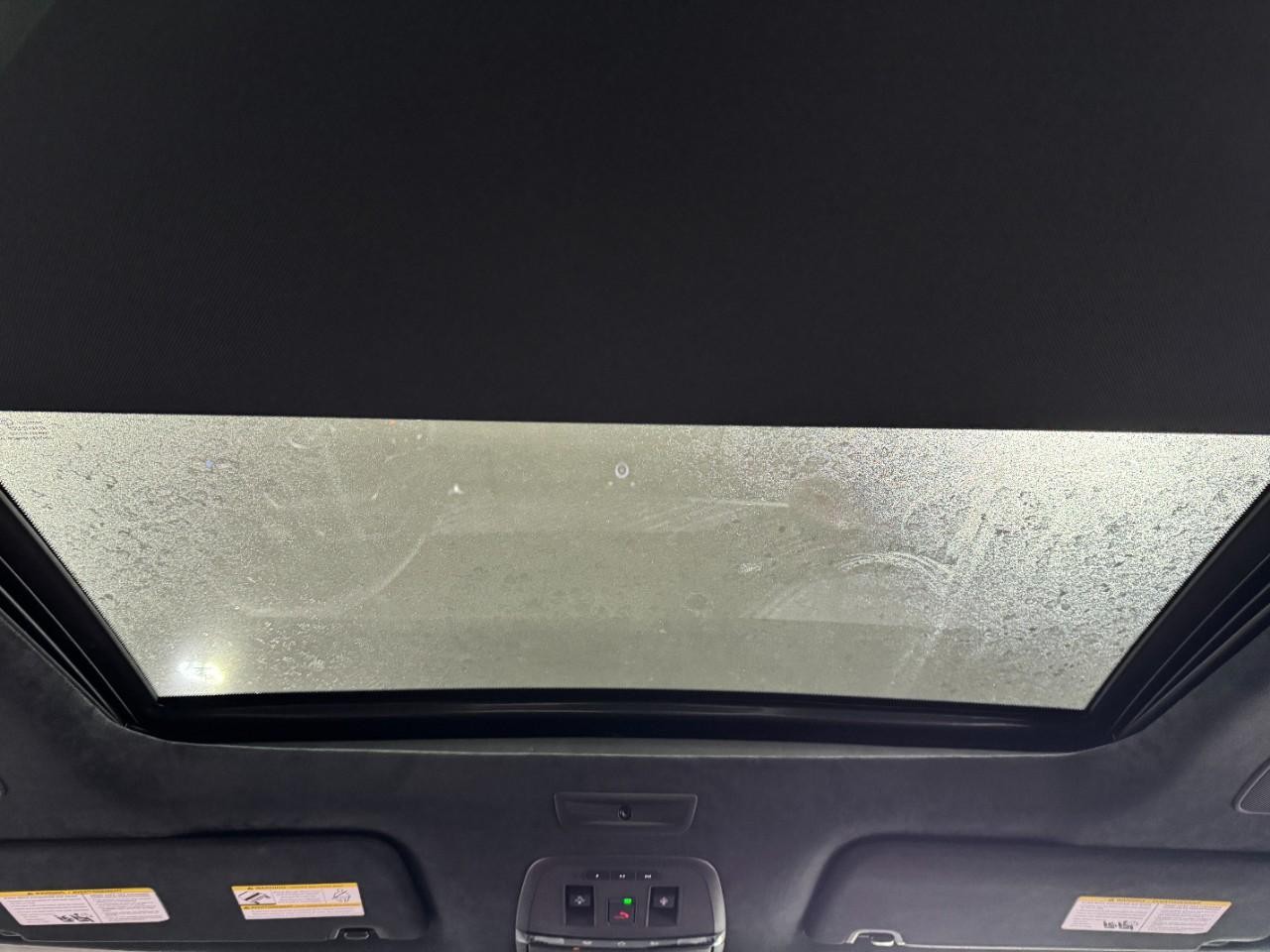 INFINITI QX80 Vehicle Full-screen Gallery Image 14