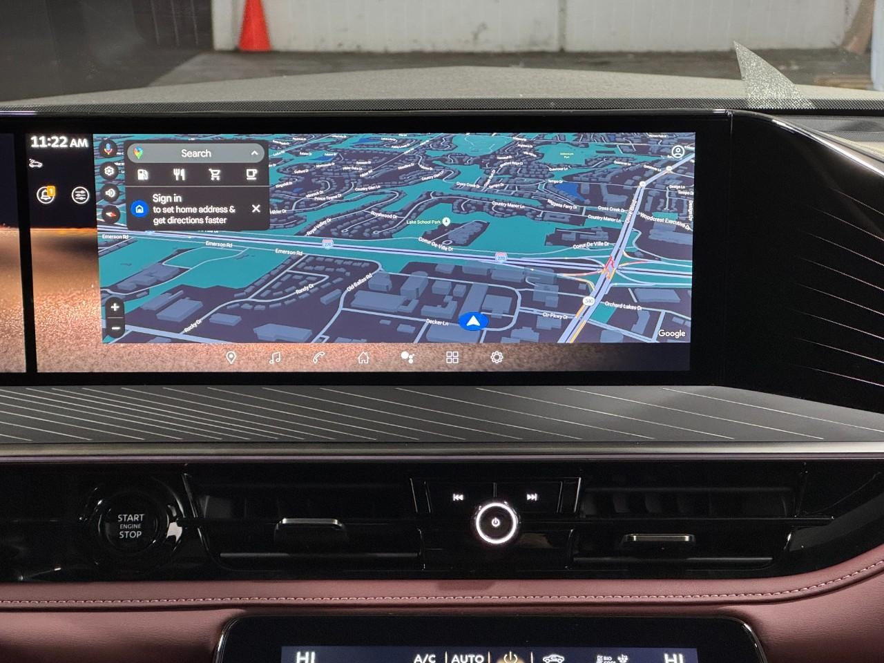 INFINITI QX80 Vehicle Full-screen Gallery Image 17