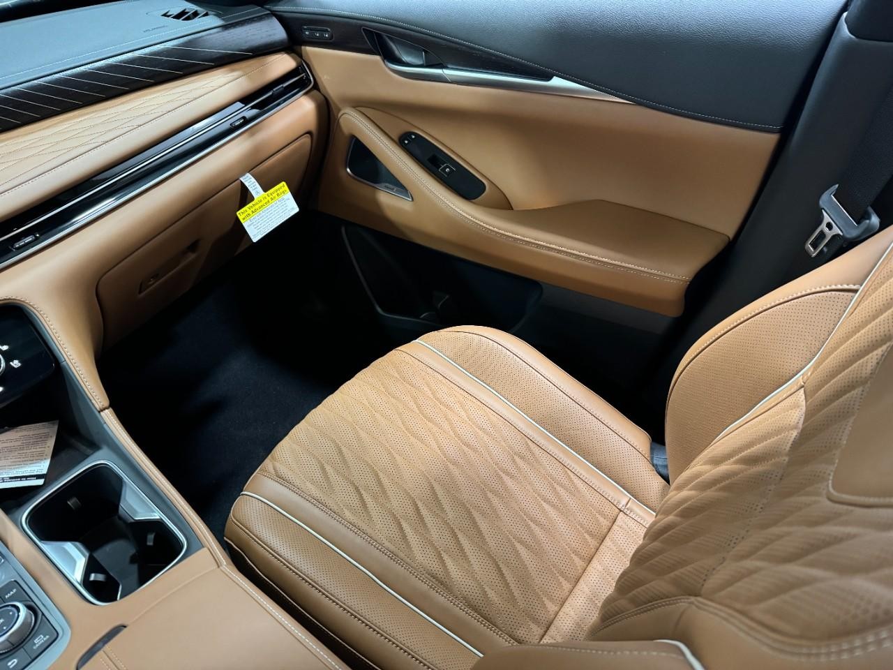 INFINITI QX60 Vehicle Full-screen Gallery Image 20