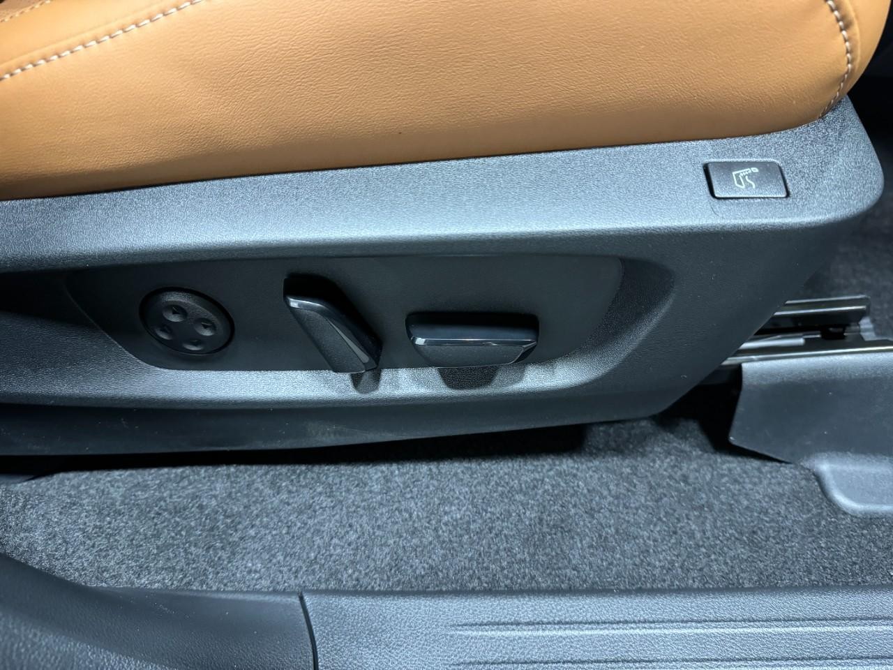 INFINITI QX60 Vehicle Full-screen Gallery Image 23