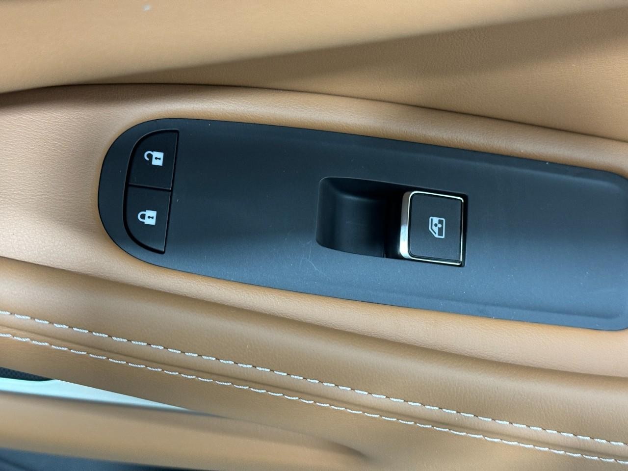 INFINITI QX60 Vehicle Full-screen Gallery Image 25