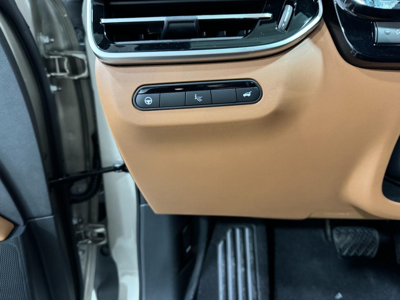 INFINITI QX60 Vehicle Full-screen Gallery Image 32