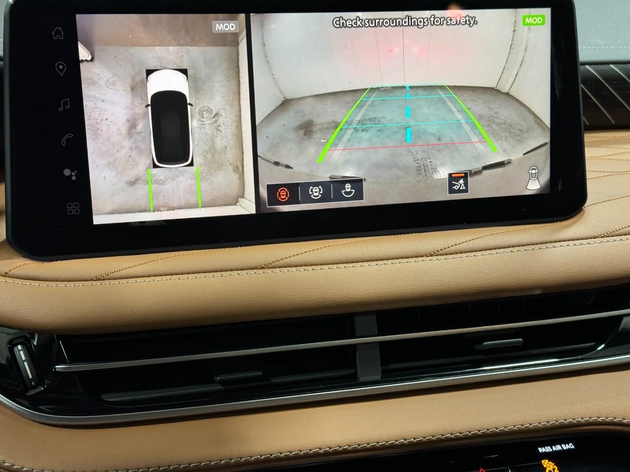 INFINITI QX60 Vehicle Full-screen Gallery Image 36