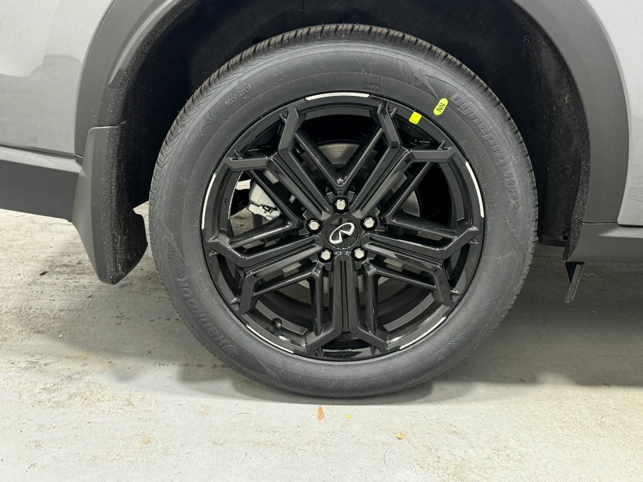 INFINITI QX60 Vehicle Full-screen Gallery Image 5