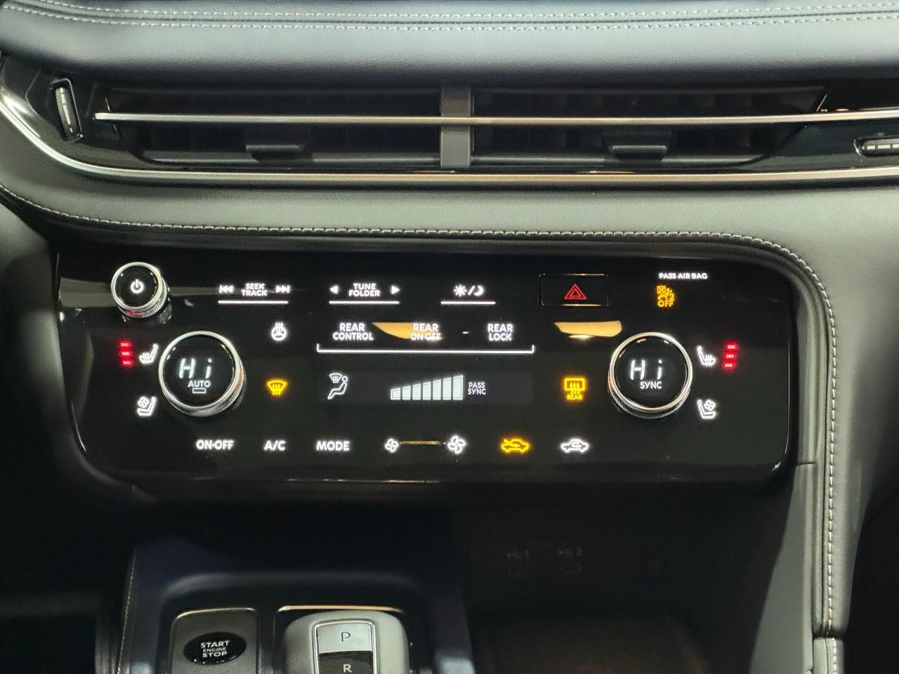 INFINITI QX60 Vehicle Full-screen Gallery Image 18