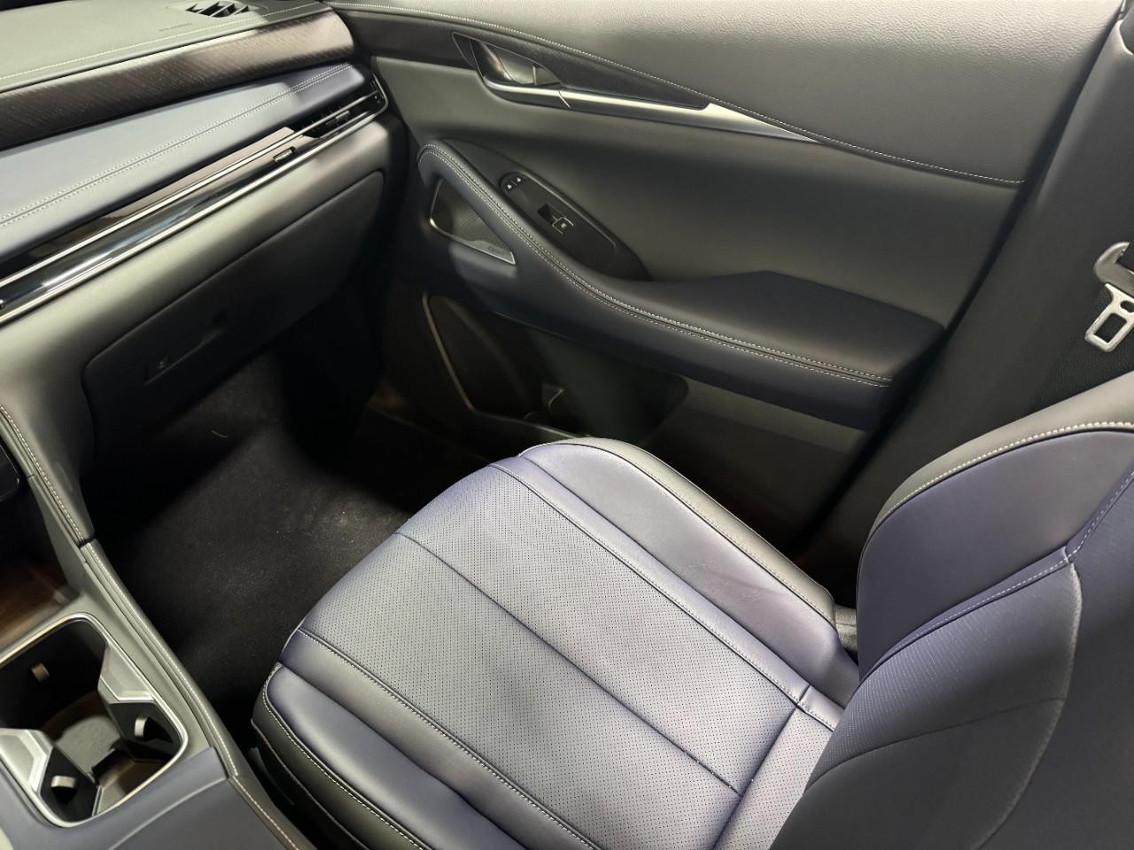 INFINITI QX60 Vehicle Full-screen Gallery Image 20