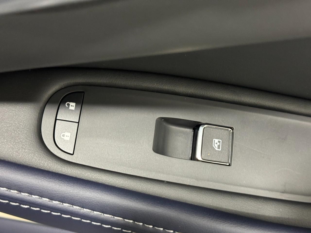 INFINITI QX60 Vehicle Full-screen Gallery Image 24