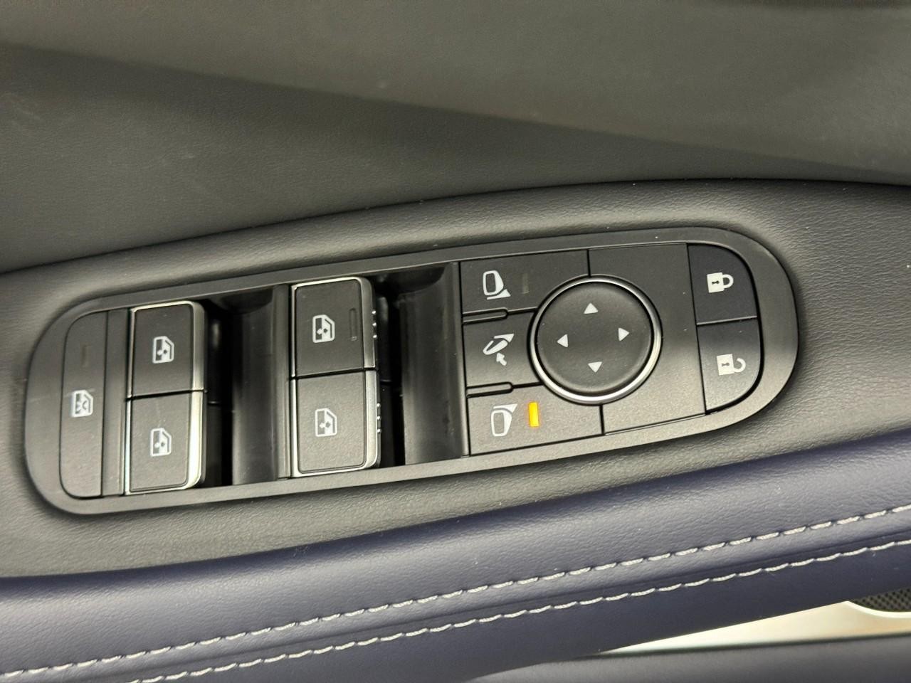 INFINITI QX60 Vehicle Full-screen Gallery Image 26