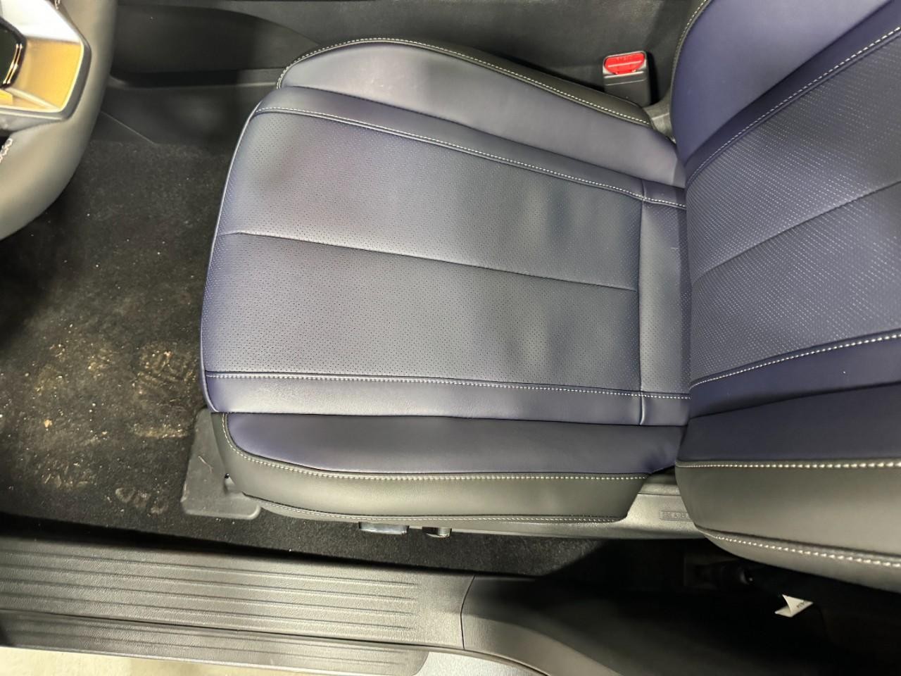 INFINITI QX60 Vehicle Full-screen Gallery Image 29