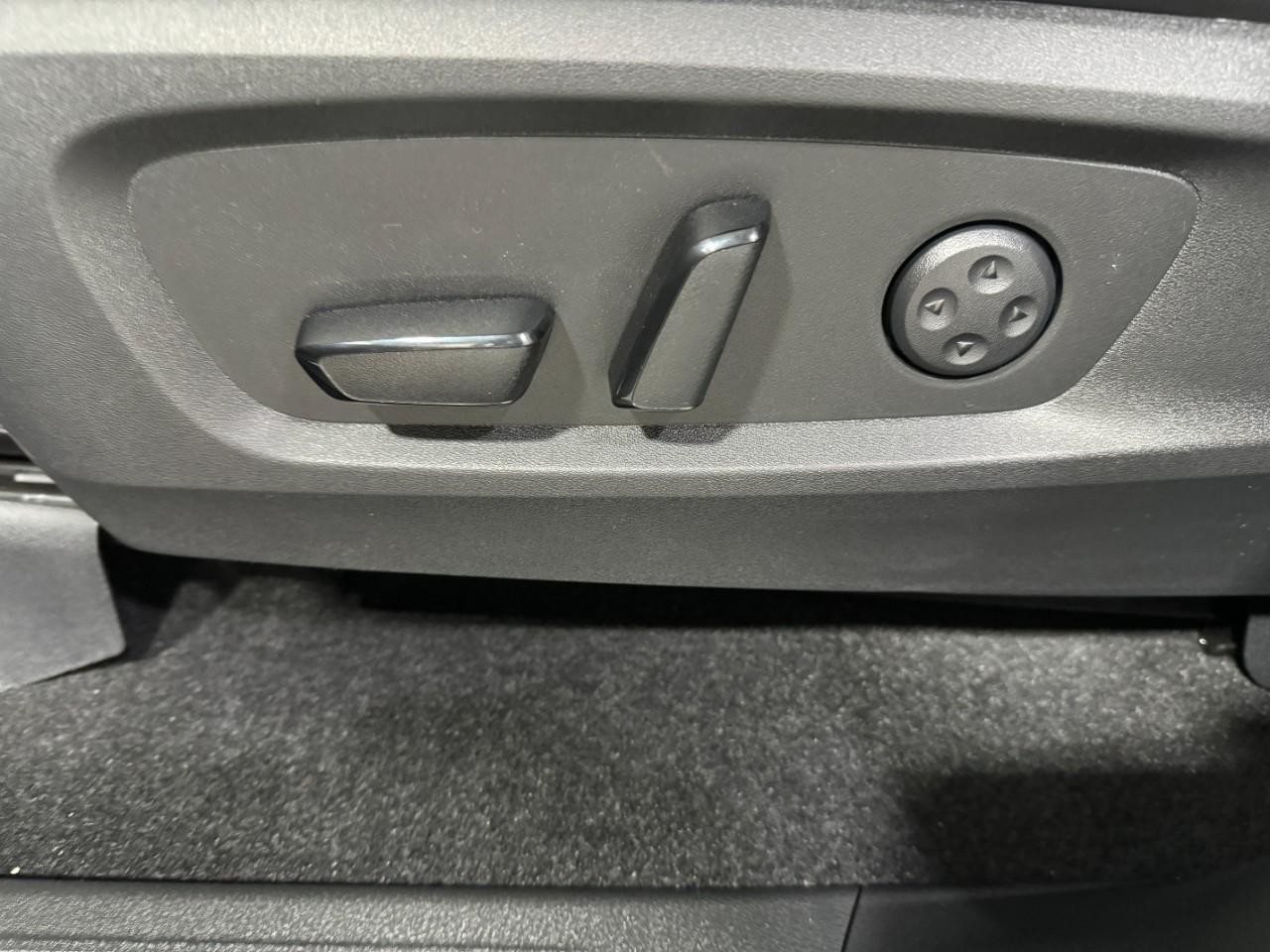 INFINITI QX60 Vehicle Full-screen Gallery Image 30