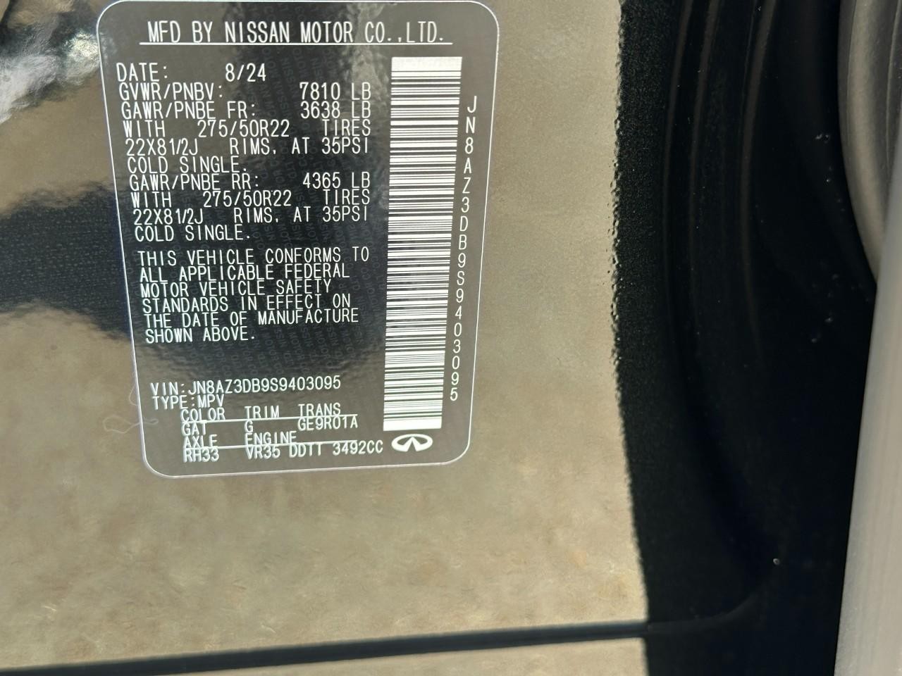 INFINITI QX80 Vehicle Full-screen Gallery Image 33