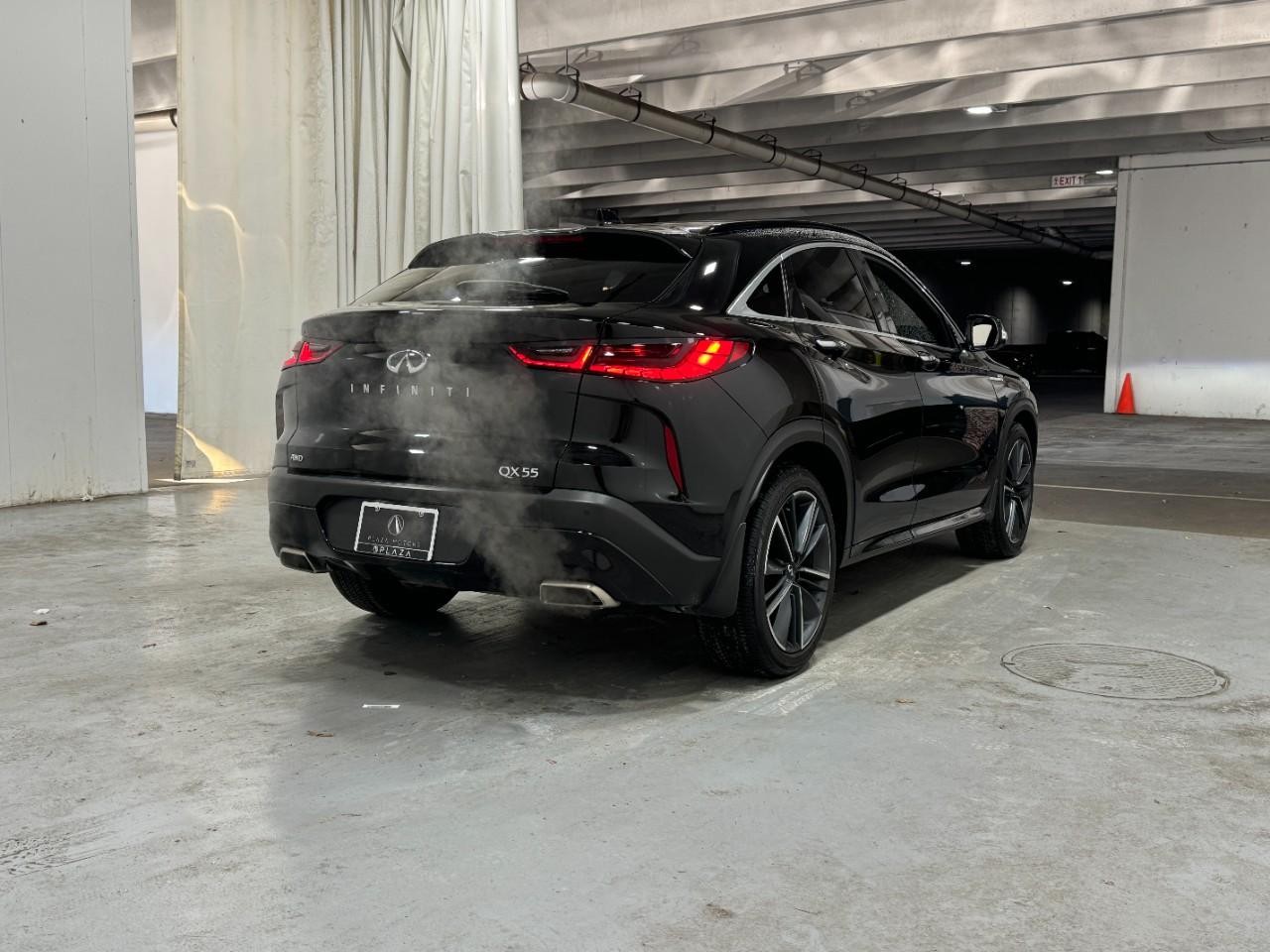 INFINITI QX55 Vehicle Full-screen Gallery Image 04