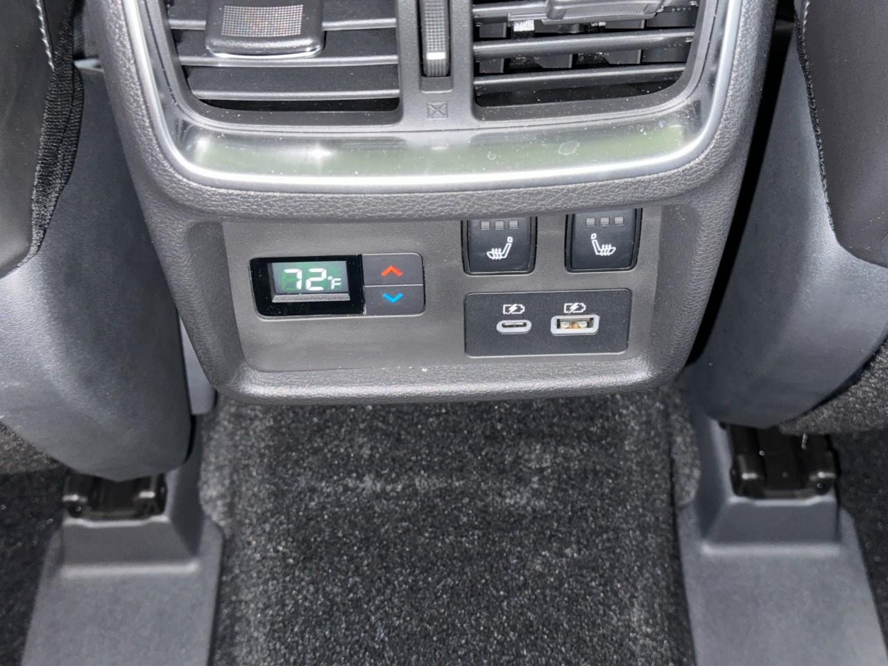 INFINITI QX55 Vehicle Full-screen Gallery Image 11