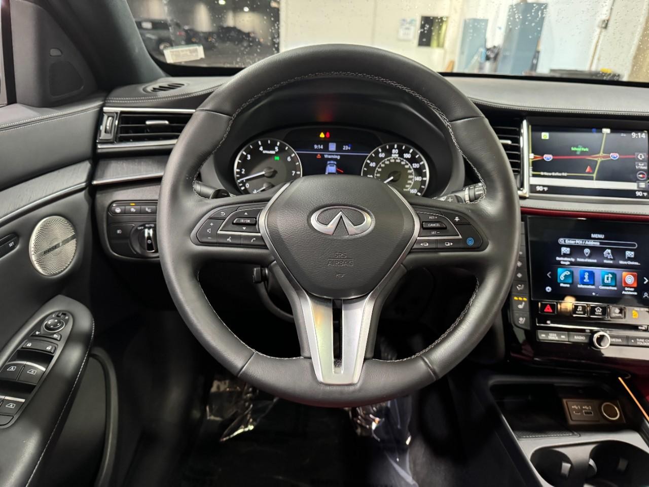 INFINITI QX55 Vehicle Full-screen Gallery Image 14