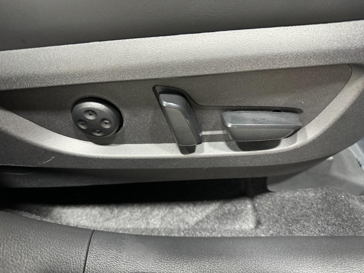 INFINITI QX55 Vehicle Full-screen Gallery Image 21