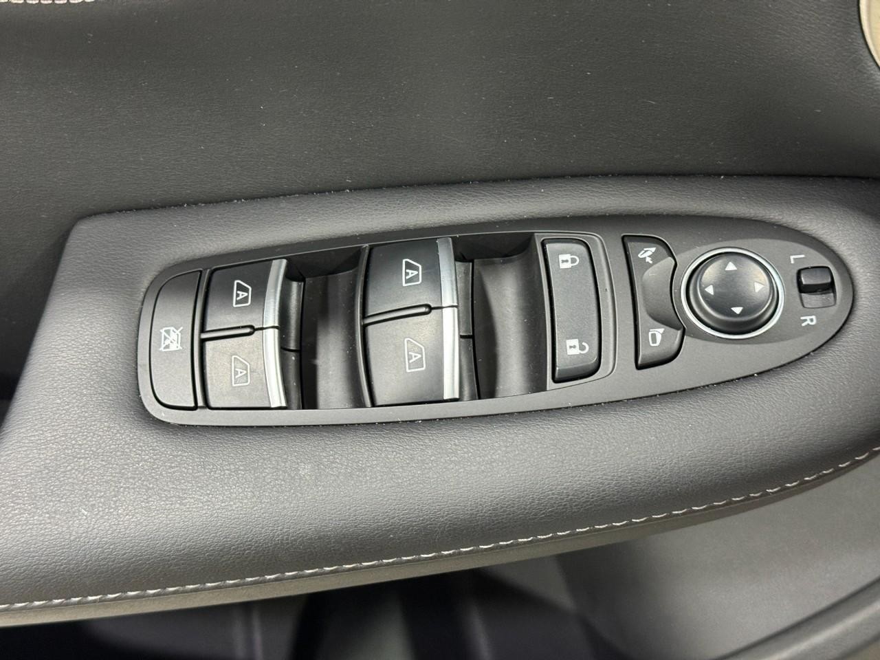 INFINITI QX55 Vehicle Full-screen Gallery Image 24