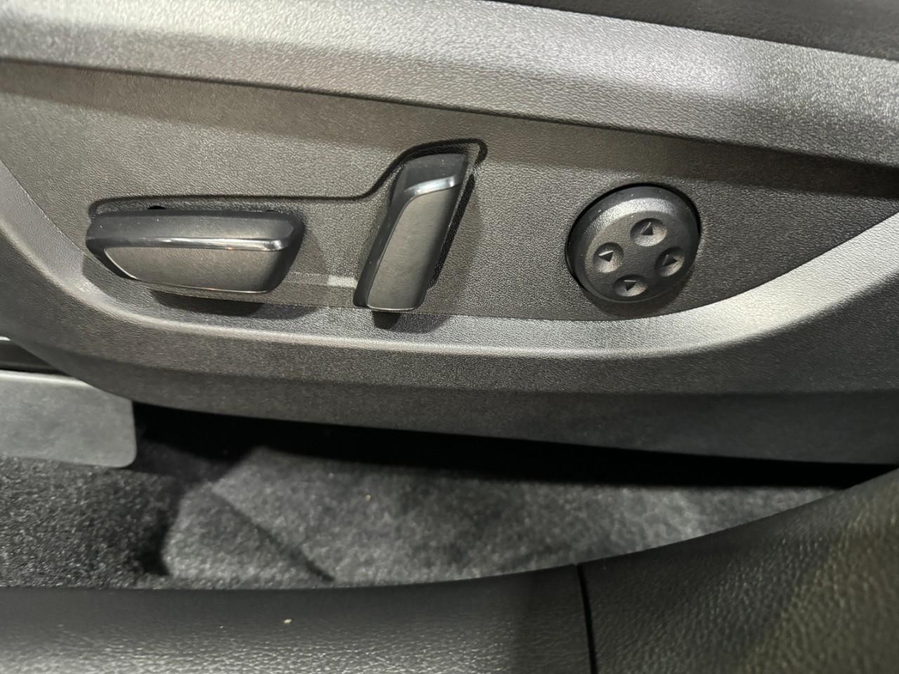 INFINITI QX55 Vehicle Full-screen Gallery Image 27