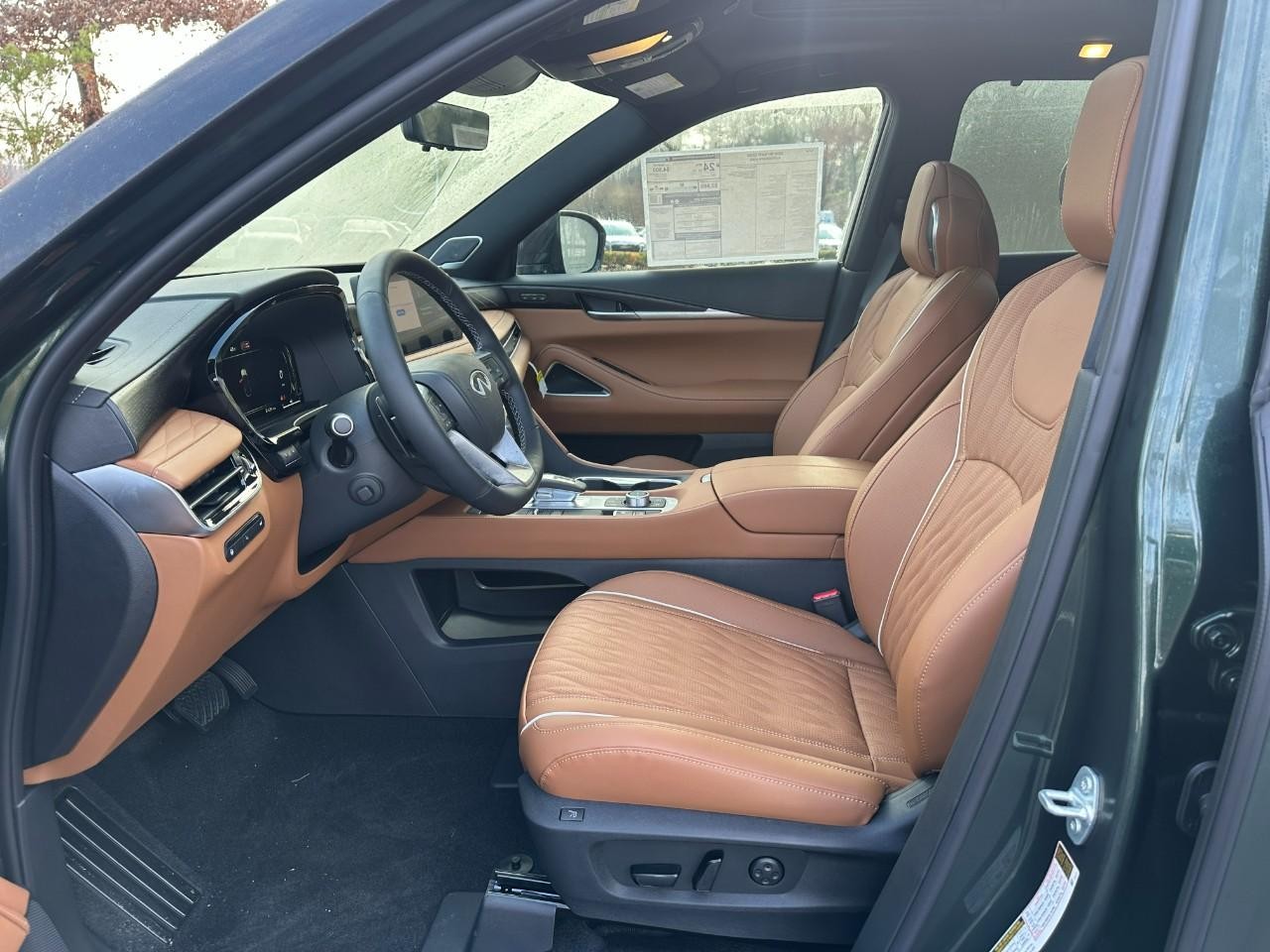 INFINITI QX60 Vehicle Full-screen Gallery Image 23