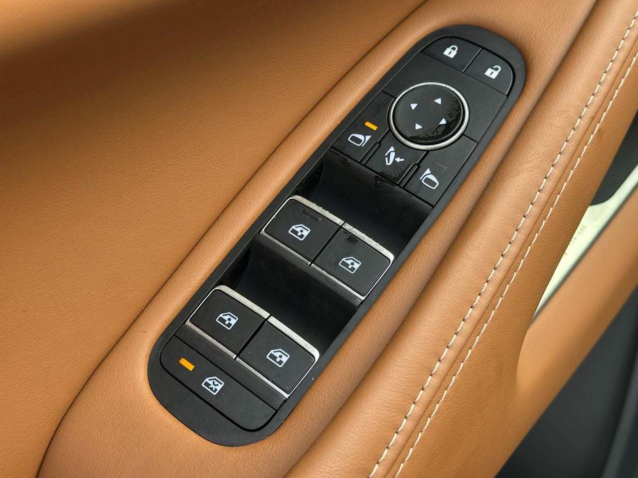 INFINITI QX60 Vehicle Full-screen Gallery Image 25