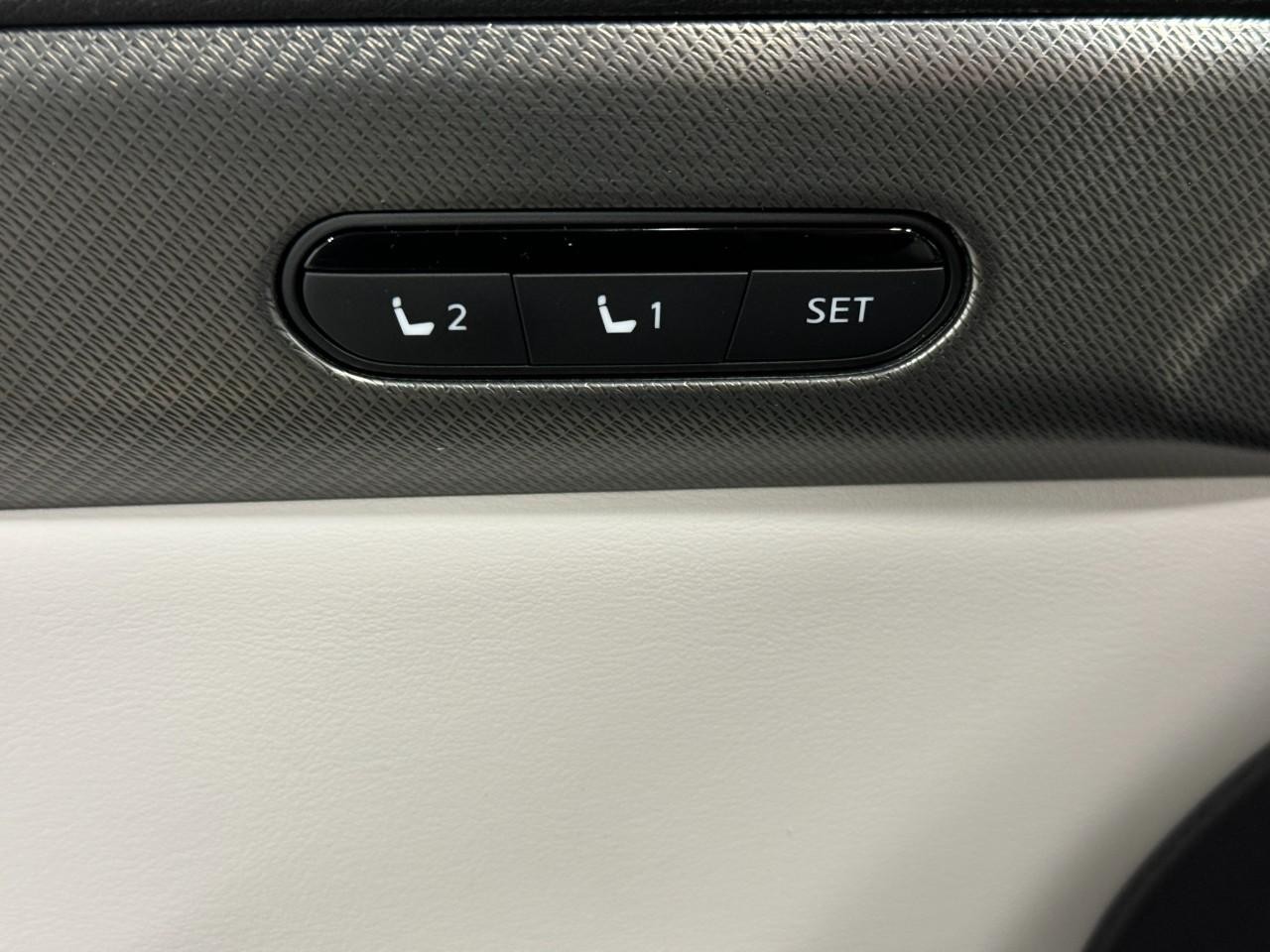 INFINITI QX60 Vehicle Full-screen Gallery Image 25