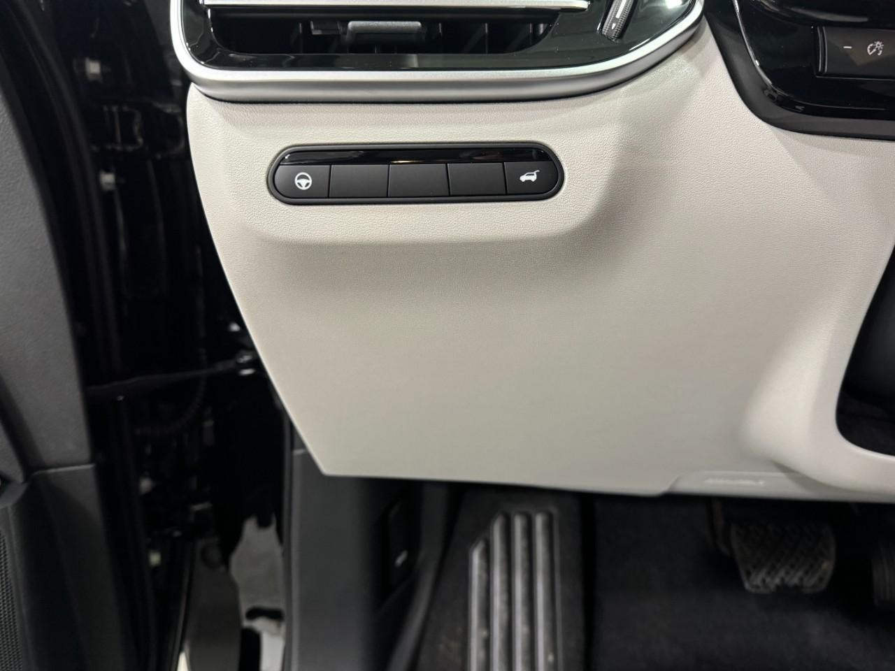 INFINITI QX60 Vehicle Full-screen Gallery Image 31