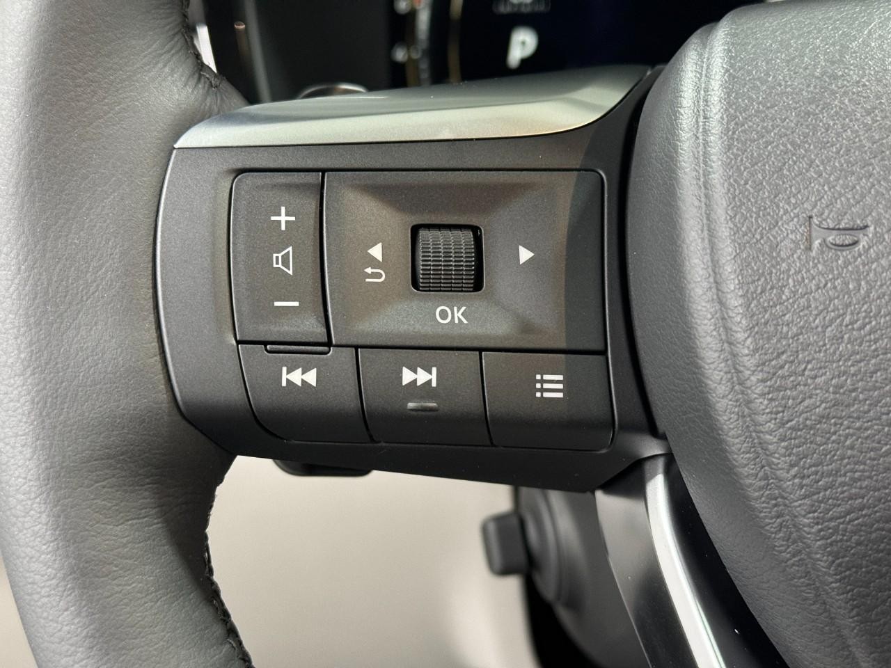 INFINITI QX60 Vehicle Full-screen Gallery Image 32