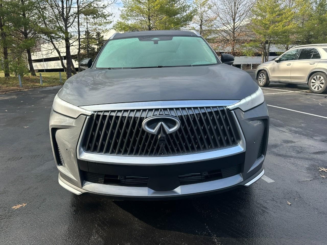INFINITI QX60 Vehicle Full-screen Gallery Image 9