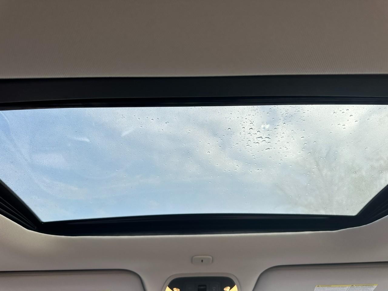 INFINITI QX60 Vehicle Full-screen Gallery Image 13