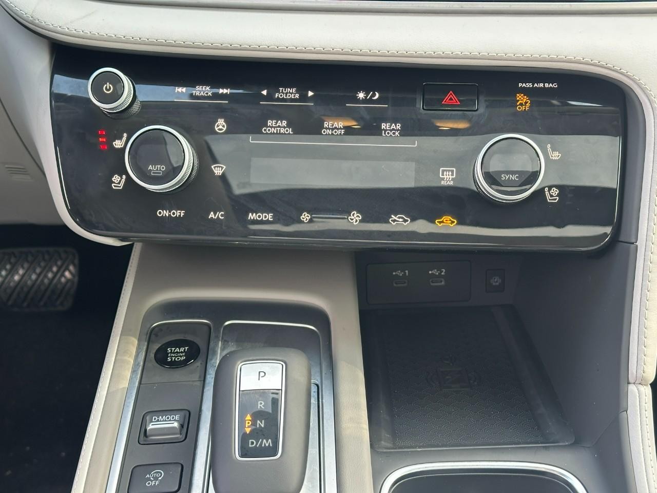 INFINITI QX60 Vehicle Full-screen Gallery Image 17