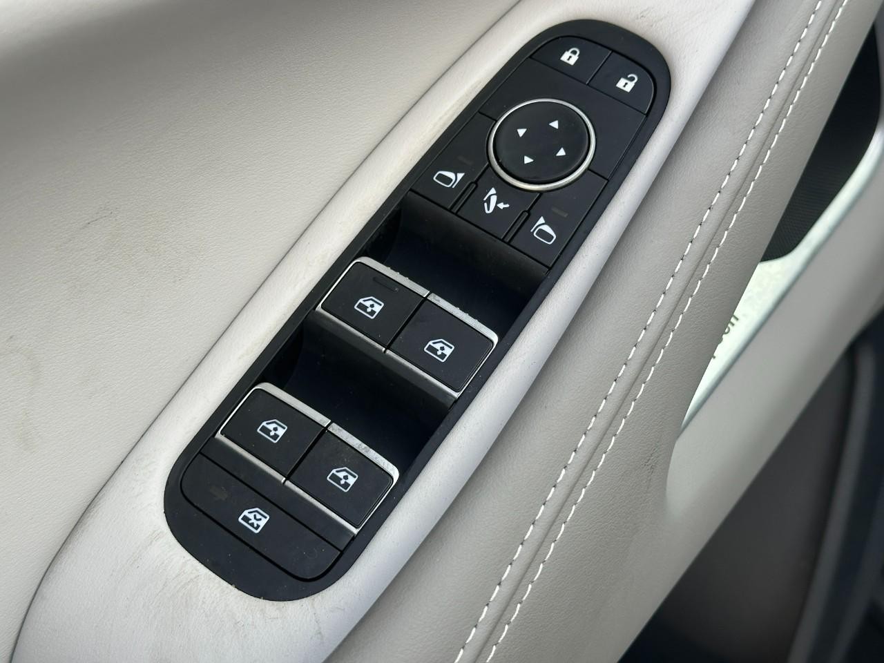 INFINITI QX60 Vehicle Full-screen Gallery Image 24