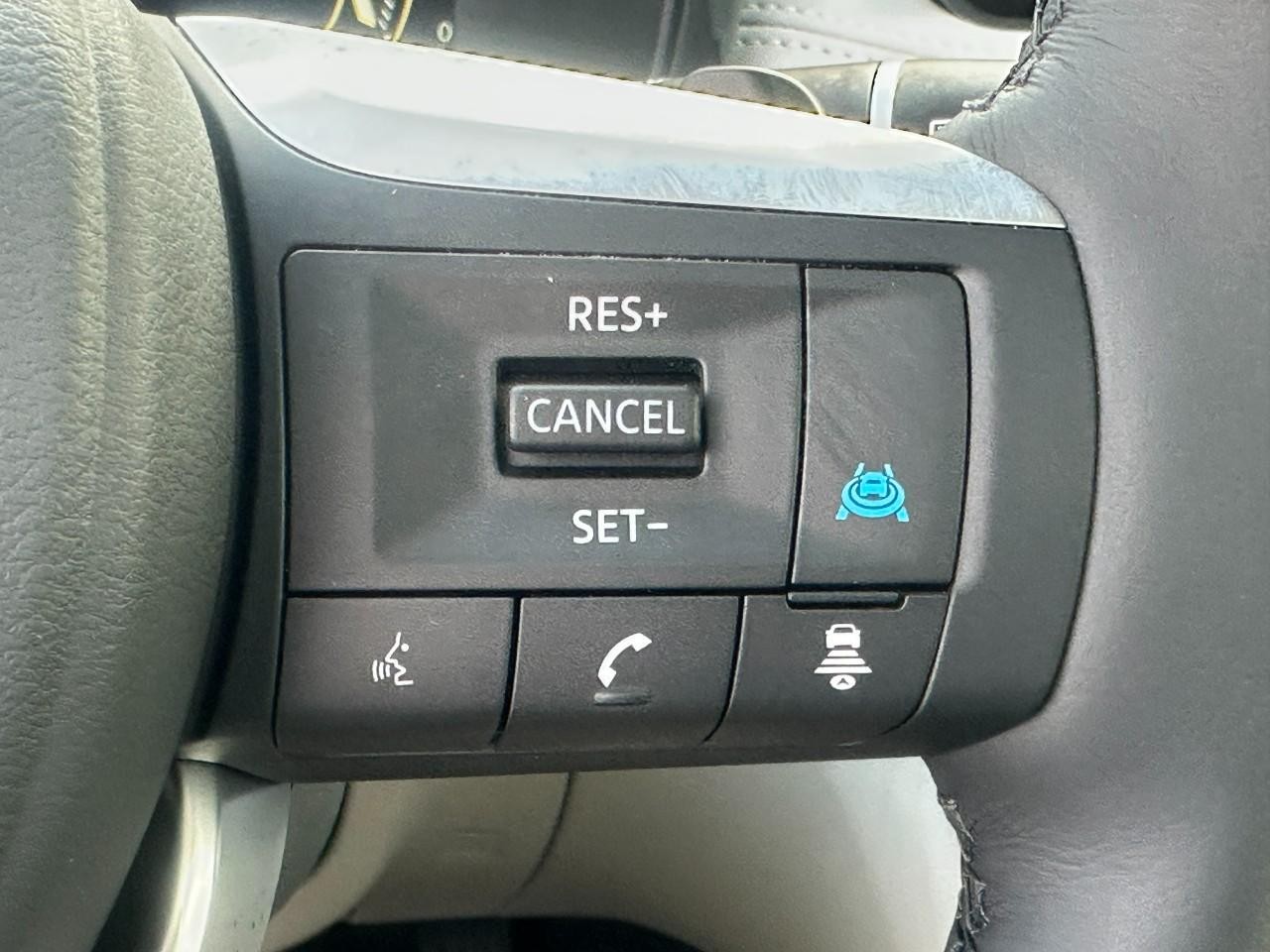 INFINITI QX60 Vehicle Full-screen Gallery Image 28