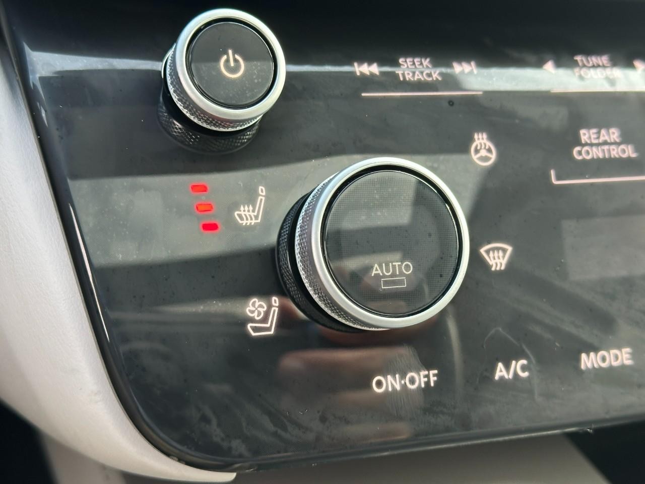 INFINITI QX60 Vehicle Full-screen Gallery Image 30