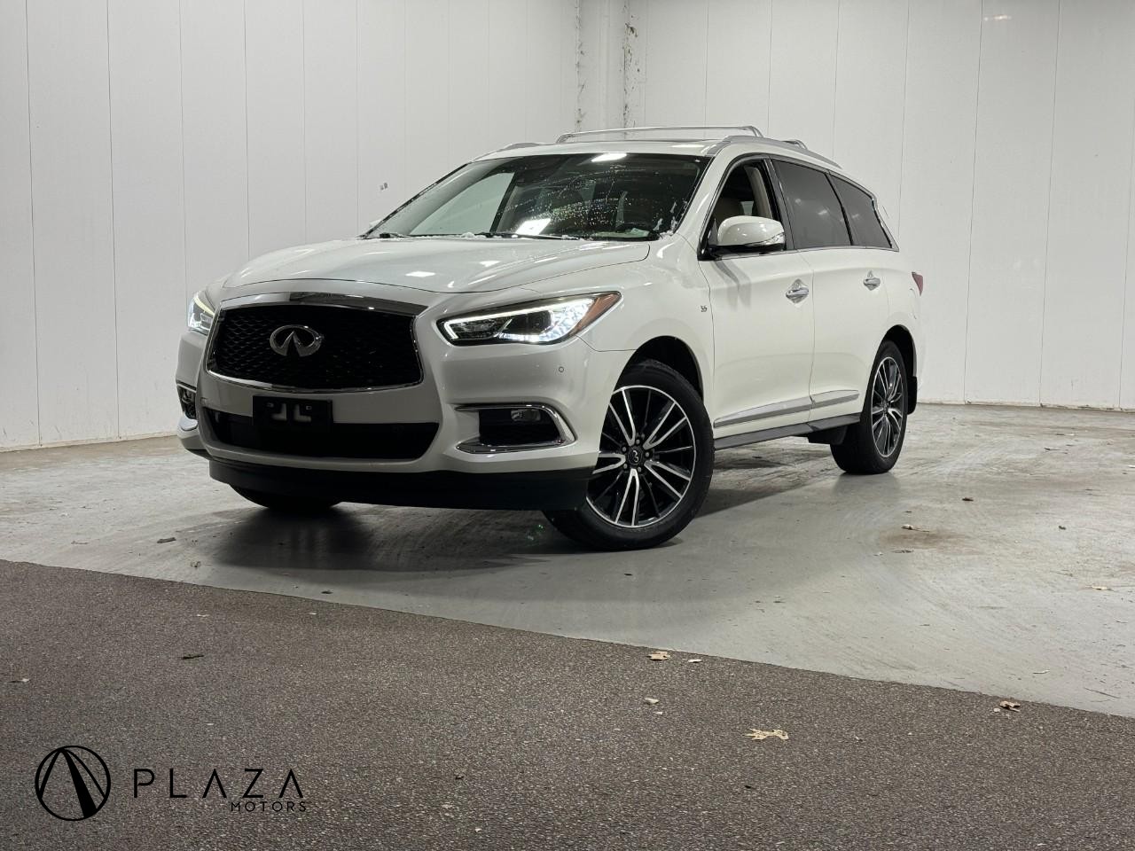 INFINITI QX60 Vehicle Full-screen Gallery Image 01