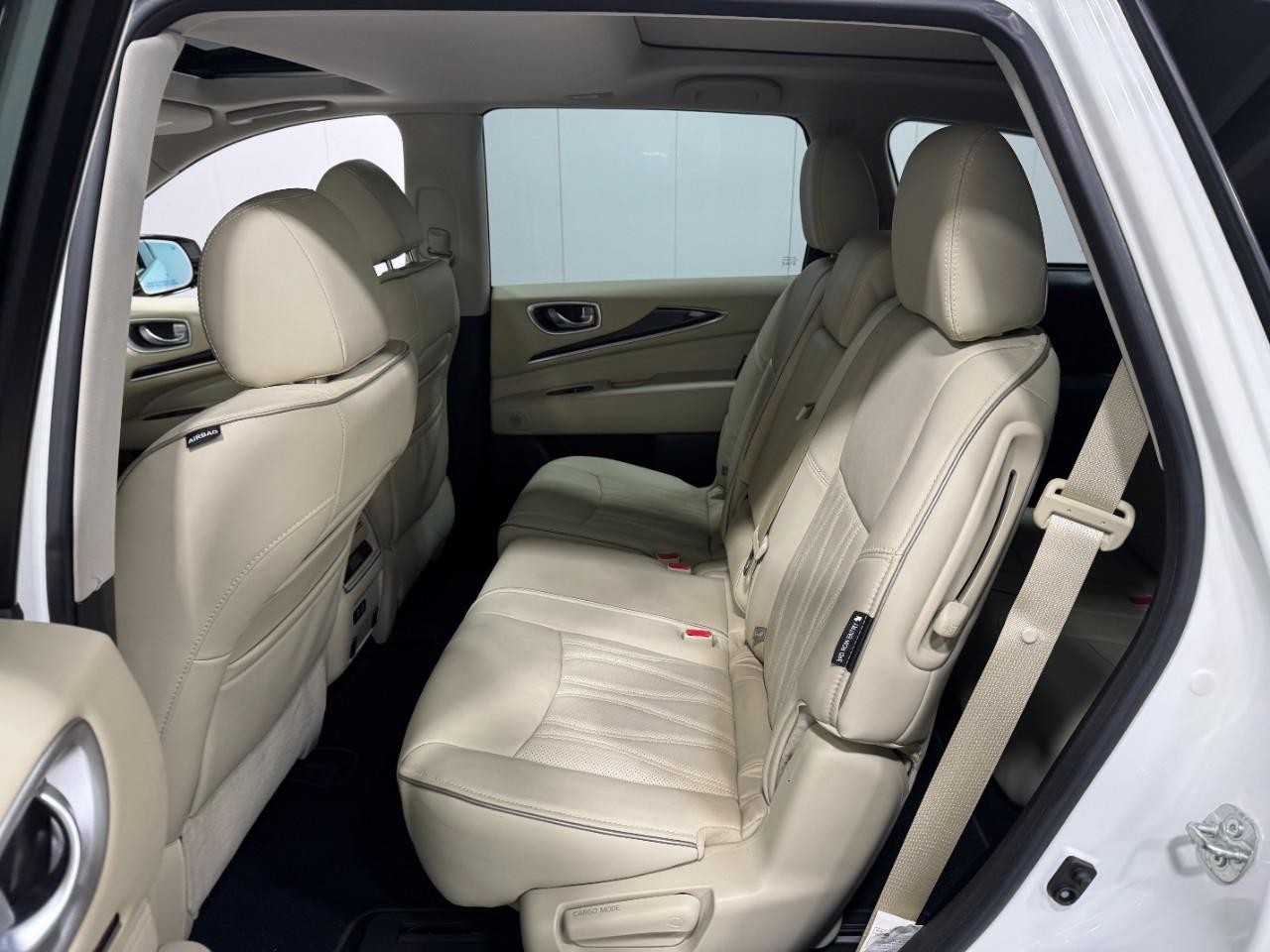 INFINITI QX60 Vehicle Full-screen Gallery Image 09