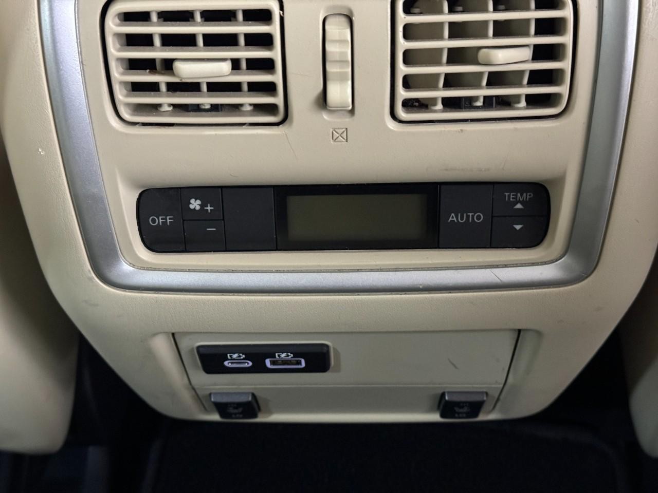 INFINITI QX60 Vehicle Full-screen Gallery Image 13