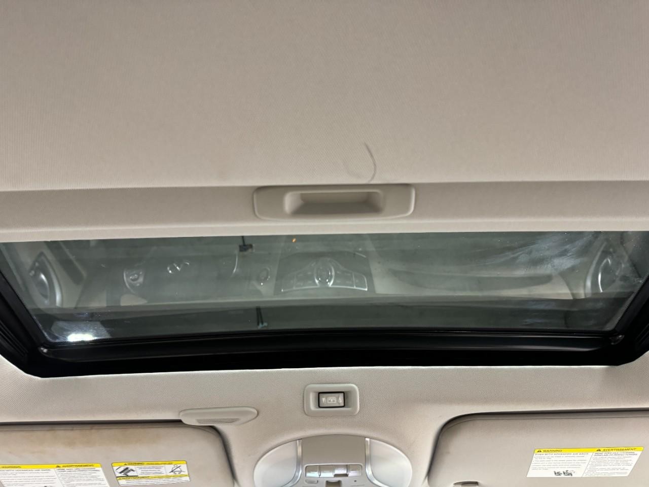 INFINITI QX60 Vehicle Full-screen Gallery Image 14