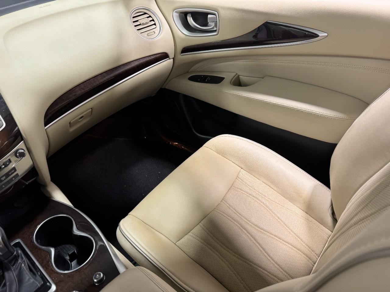 INFINITI QX60 Vehicle Full-screen Gallery Image 20