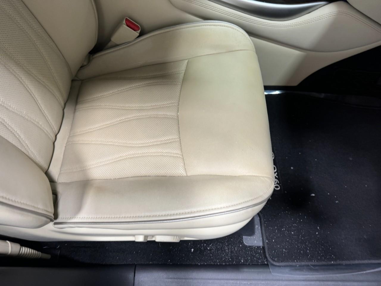 INFINITI QX60 Vehicle Full-screen Gallery Image 22