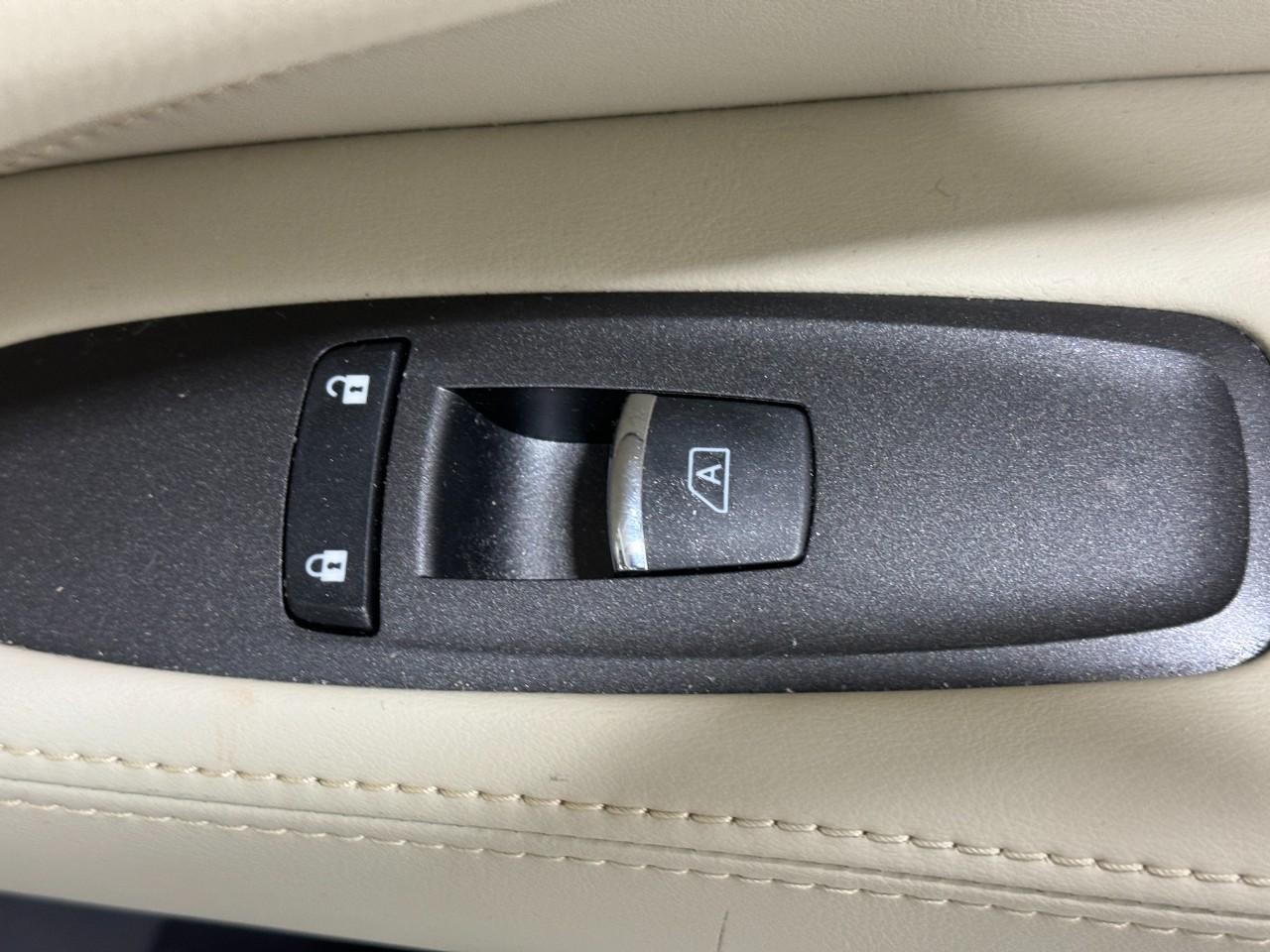 INFINITI QX60 Vehicle Full-screen Gallery Image 24