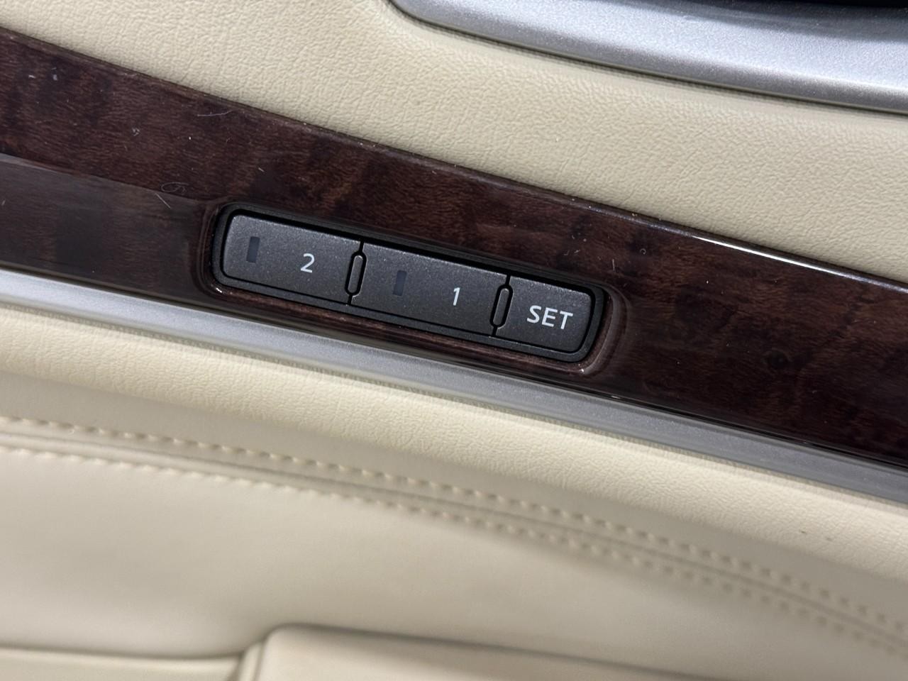 INFINITI QX60 Vehicle Full-screen Gallery Image 25